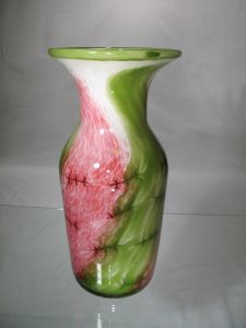 Vase en cristal rose vert pièce unique signée