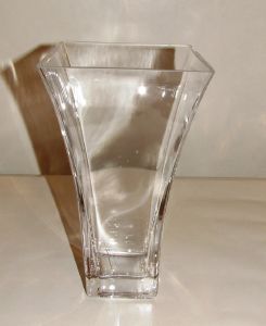 Vase en cristal forme tulipe 