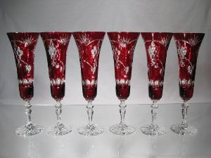 Verres à vin couleur Rouge  taille grappe raisin Cristal de Bohème 