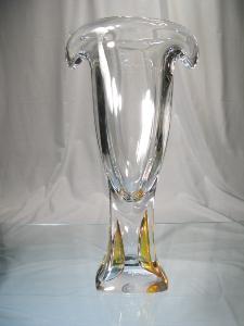 Vase en cristal transparent forme lys Pièce unique signée Jablonski