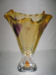 Vase en cristal +24%plomb. pièce unique signée 