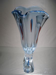 Vase en cristal +24%plomb. pièce unique signée