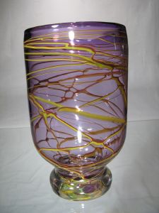 Vase en cristal violet pièce unique signée Adam Jablonski