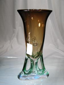 Vase en cristal ambre vert Pièce unique signée Jablonski