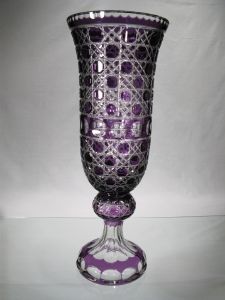 Vase en Cristal de Bohème grand modele sur pied violet