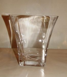 Vase en cristal forme tulipe 