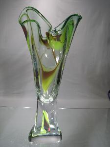 Vase en cristal vert pièce unique signée Adam Jablonski